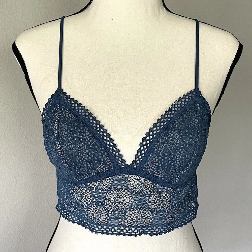 Victoria’s Secret. dusky Blue, Lined, Lace Bralette. Size Small.